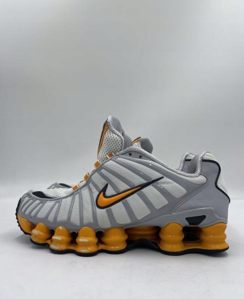 H6B303 NIKE SHOX SNEAKERSY SZARE 40 BUT