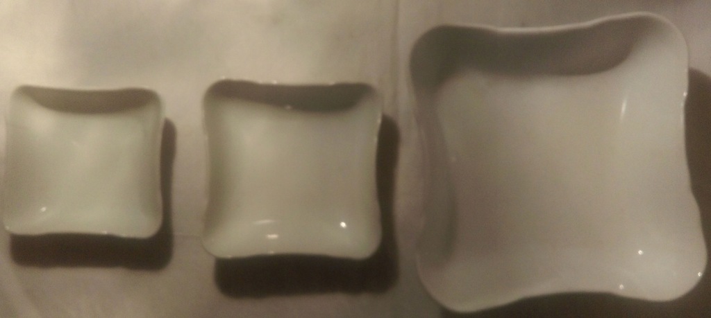 3 półmiski z grubej białej porcelany bez sygnatury