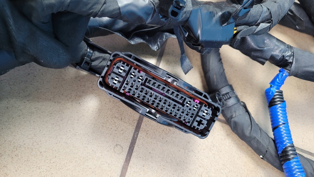 KIA SPORTAGE V 1.6 WIĄZKA INSTALACJA KOMORY SILNIKA 91401