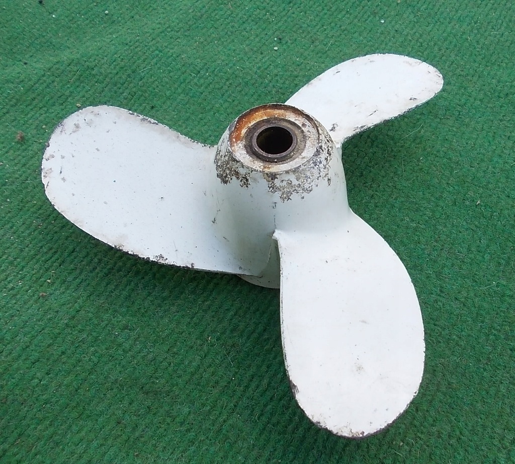 EVINRUDE JOHNSON 4 KM śruba napędowa propeller