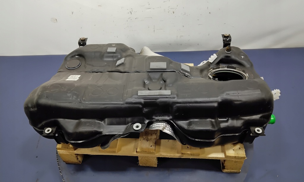 CLA 45 AMG W117 ZBIORNIK BAK PALIWA A2460054799