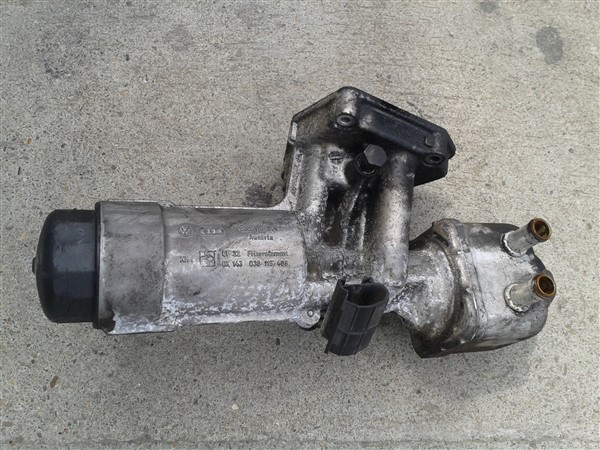 PODSTAWA FILTRA OLEJU AUDI A3 8L 1.9 TDI 110KM