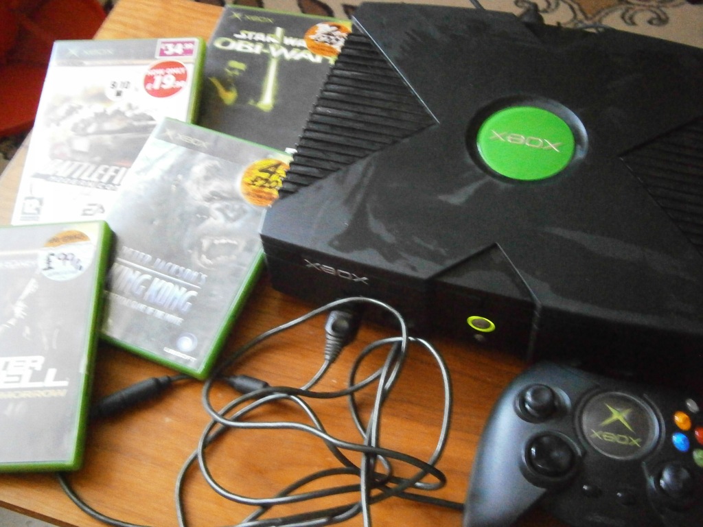 XBOX MICROSOFT CLASIC + PAD+KABLE+GRY / SPRAWNA