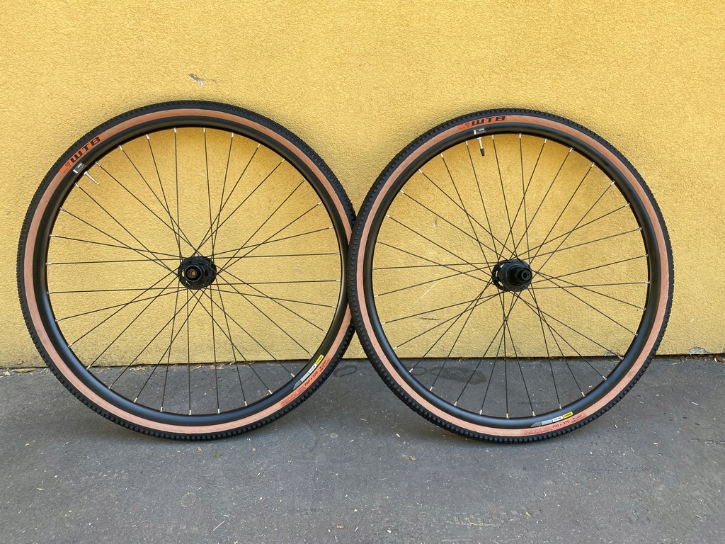 Koła Garavel Mavic 12/100 12/142 WTB DISC CL