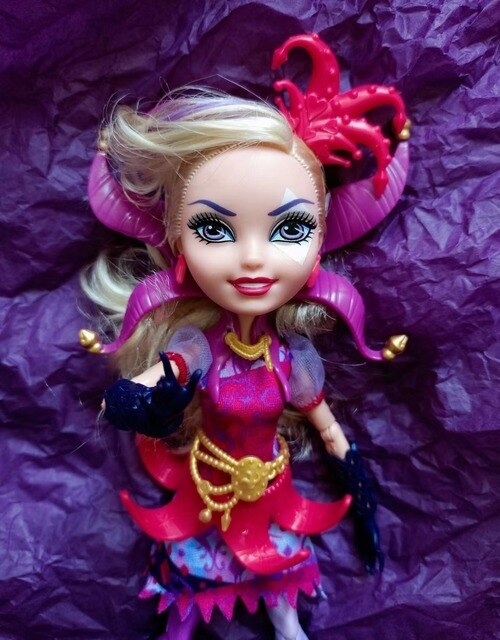 Ever After High Original Doll Thronecoming Madelin