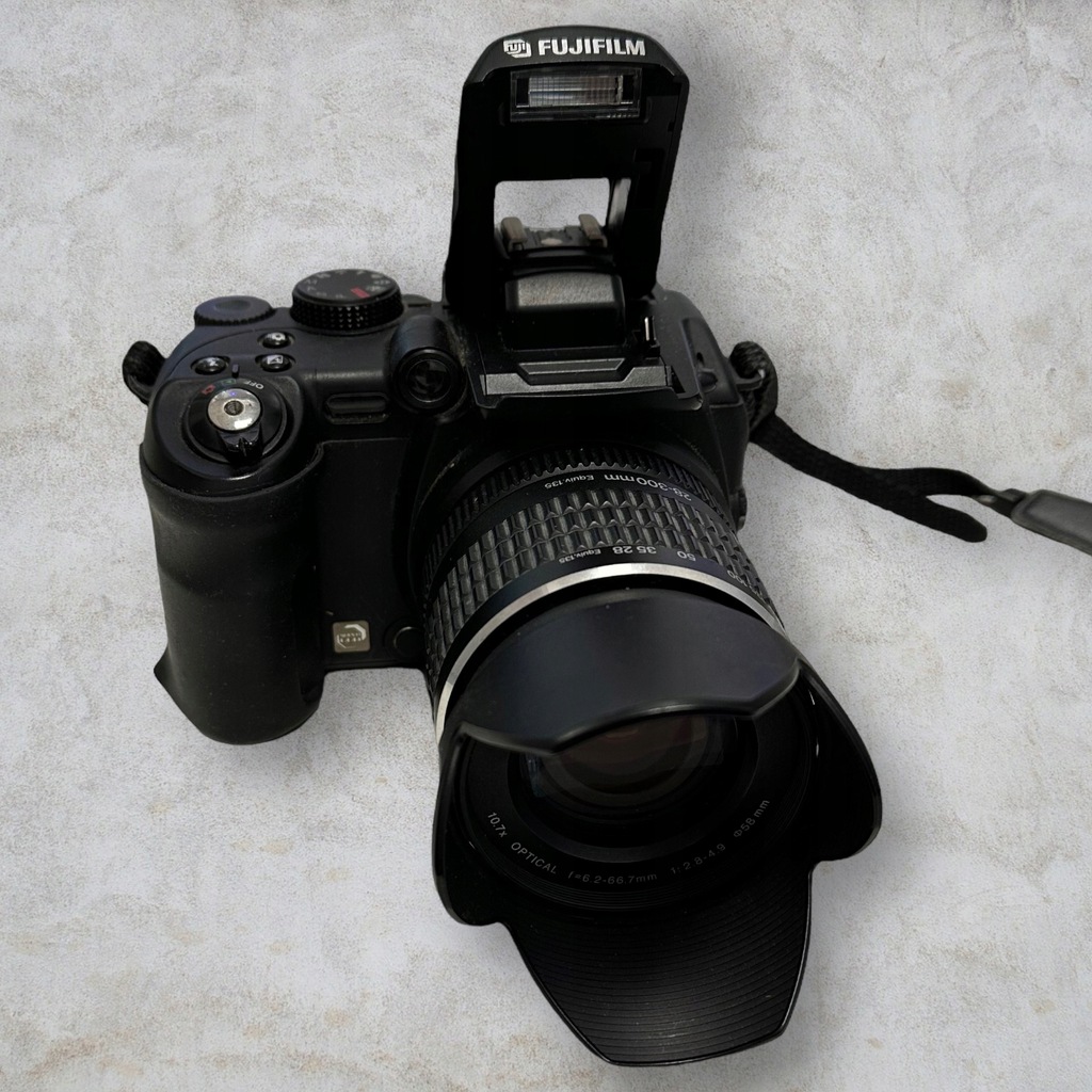 Aparat kompaktowy Fujifilm Finepix S9500