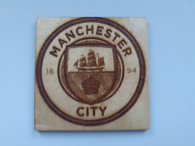 Manchester City. Magnes 7 cm. Wypalane laserem, grawer