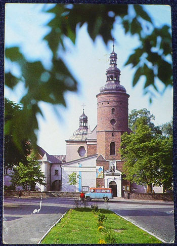 Częstochowa -kościół, stary samochód Nysa