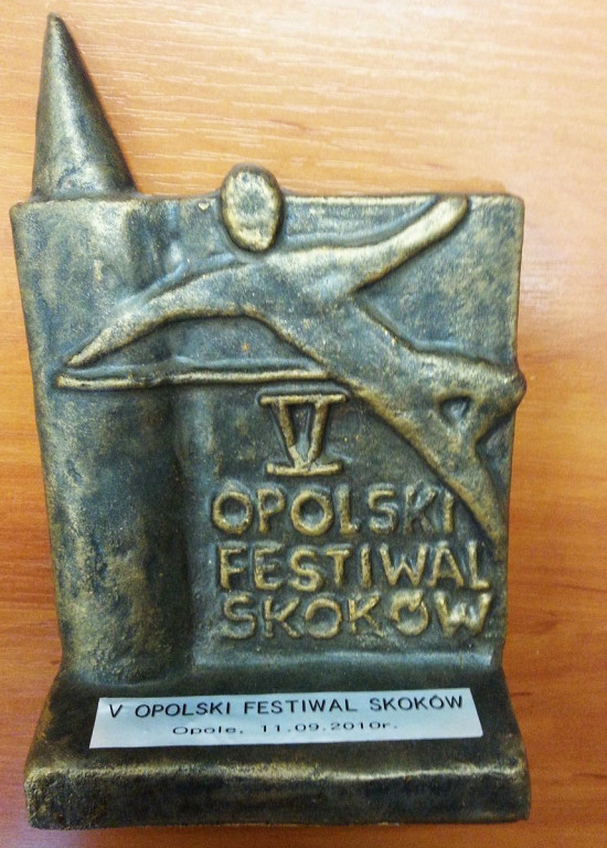 Figurka i Koszulka z Opolskiego Festiwalu Skoków