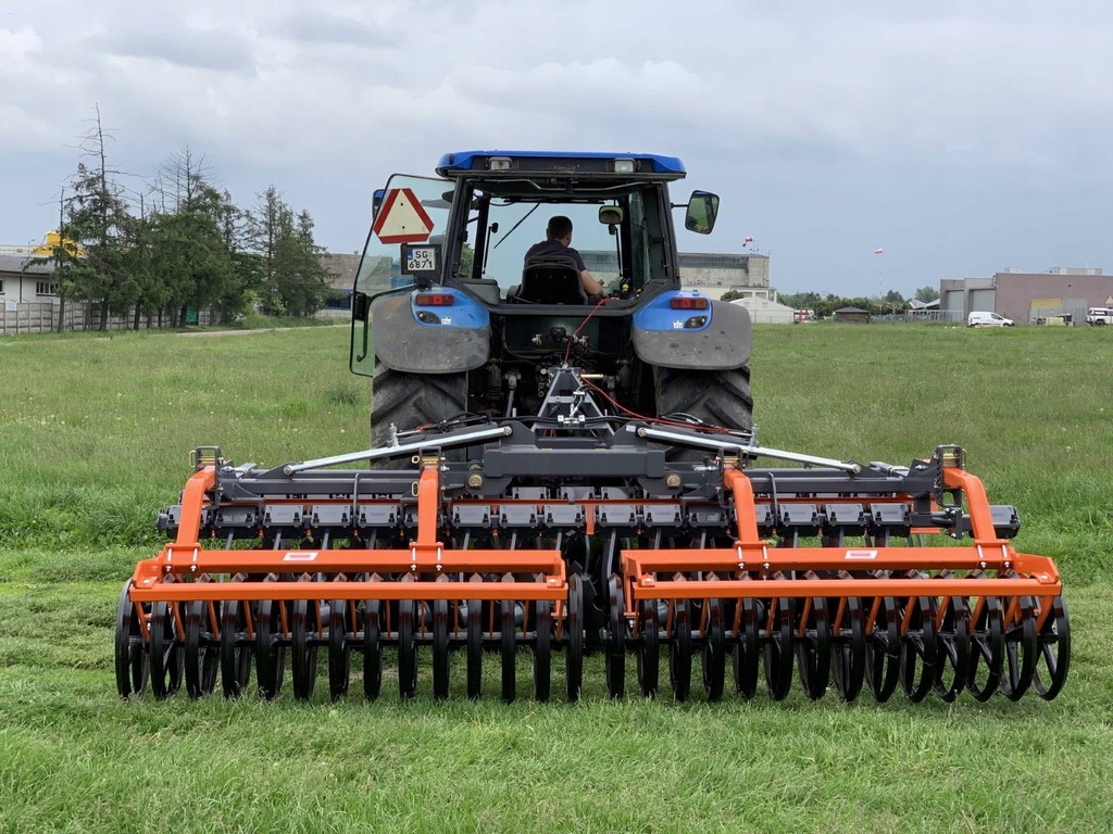 Купить Гидравлическая дисковая борона 4м-6м GRANO LANDSTAL: отзывы, фото, характеристики в интерне-магазине Aredi.ru