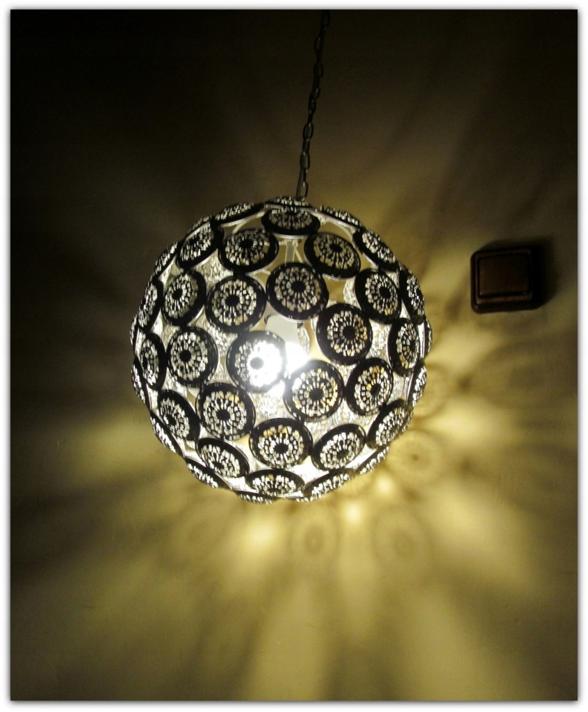 Lampa loft ażurowa kula łańcuch metaloplastyka