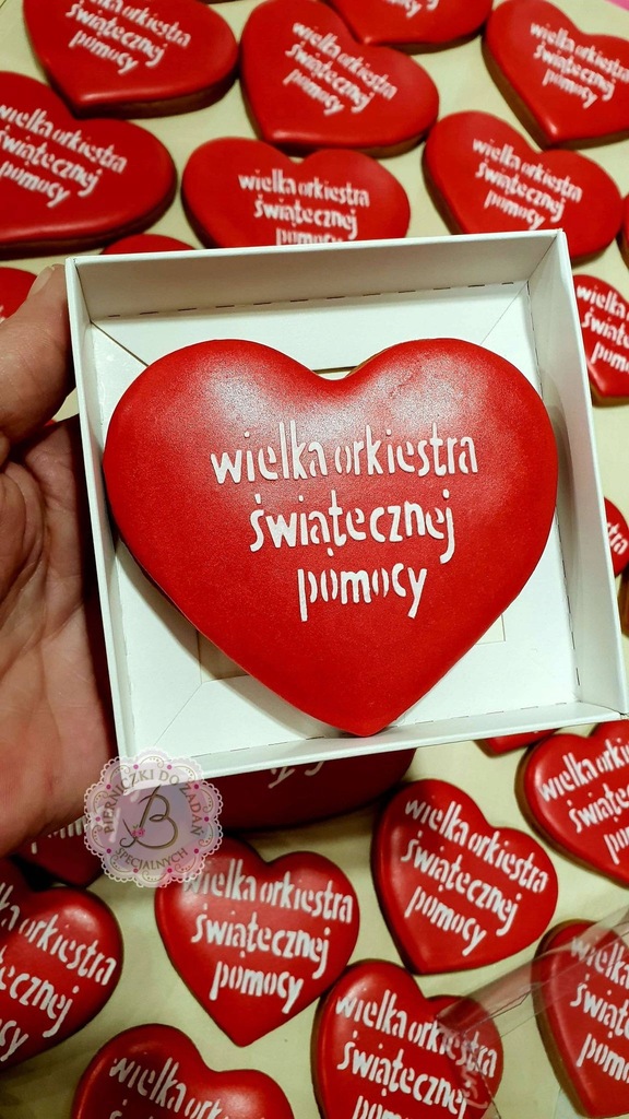 Serduszko WOŚP z lukrem królewskim w pudełku