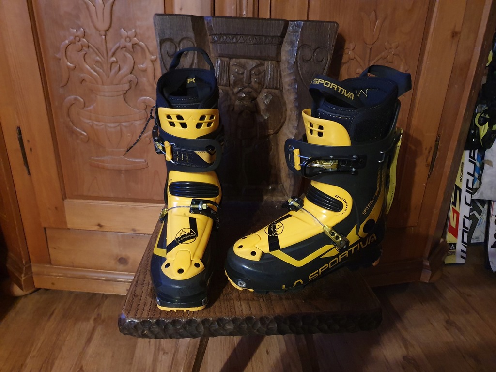 LA SPORTIVA SPITFIRE 2.0 NR 26 DŁ SKORUPY 287 MM