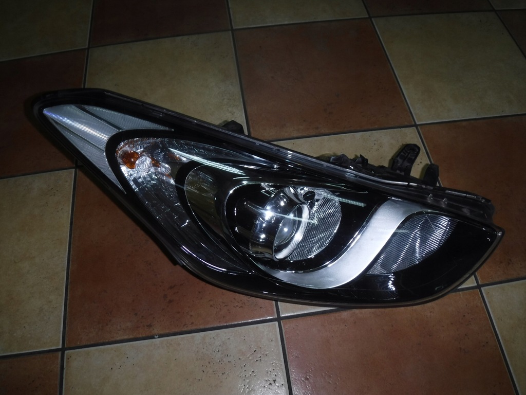 LAMPA PRZEDNIA PRAWA PRZÓD HYUNDAI I30 II 12-