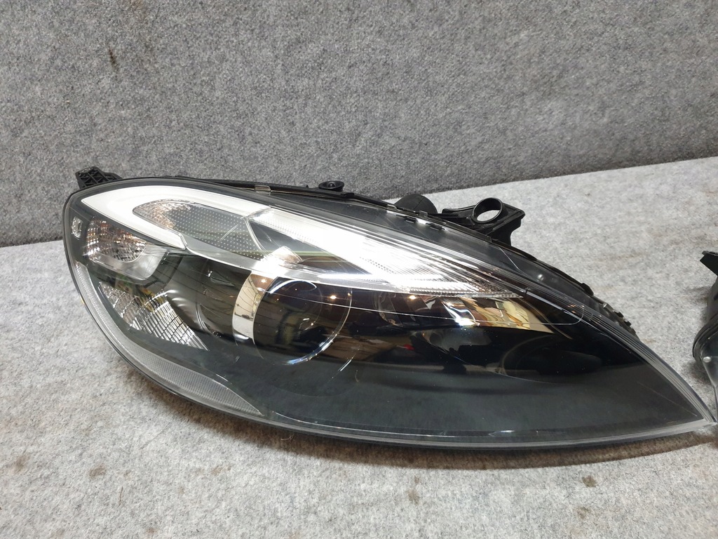 VOLVO V40 LAMPA LEWA PRAWA XENON 8732994474 oficjalne