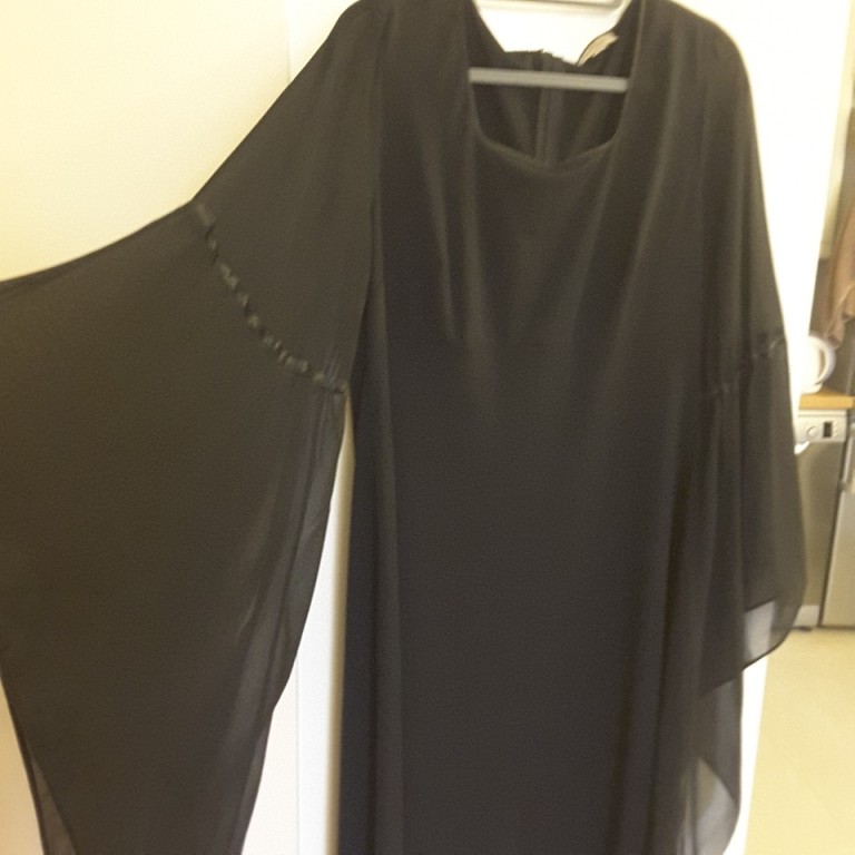 Czarna dluga gotycka sukienka r. 50 używana