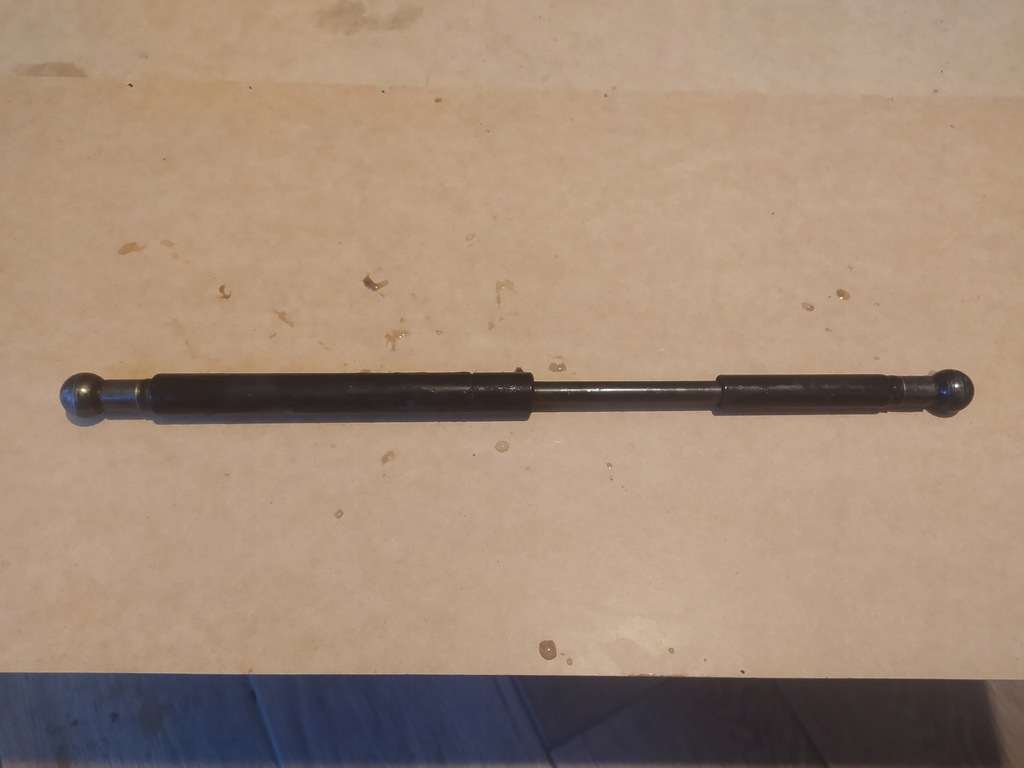 Siłownik KLAPY BAGAŻNIKA BMW Z3 1997-2002