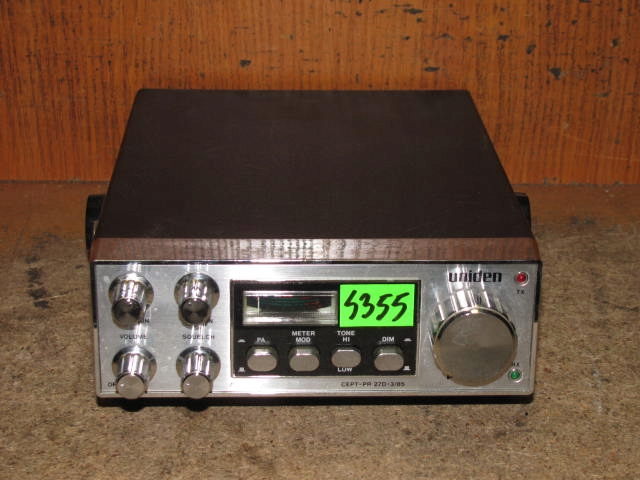 CB RADIO UNIDEN PC 404 - NR S355