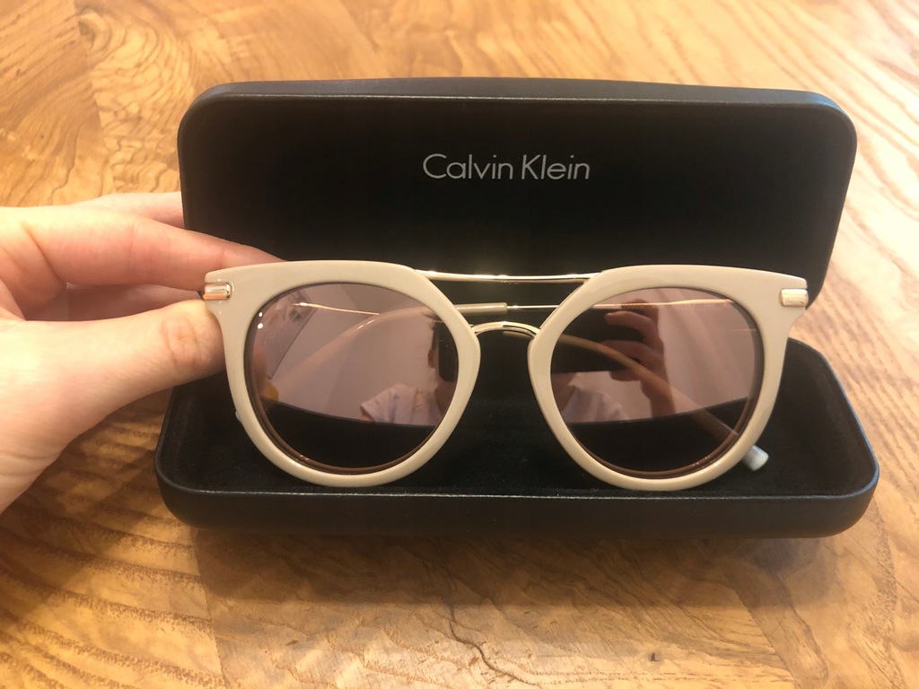Okular przeciwsłoneczne Calvin Klein jasne / ideał