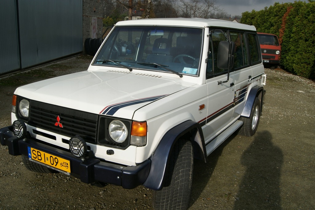 samochód osobowy Mitsubishi Pajero 1 1987 r 7675713778