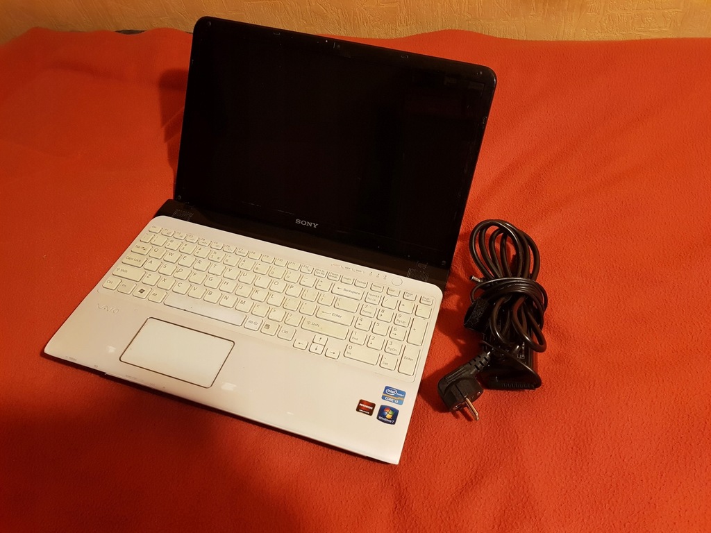 Sony VAIO SVE1511G1EW i3-2370M/W7 / 7650M komplet