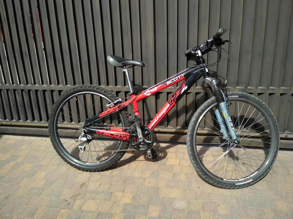 scott yz4 voltage