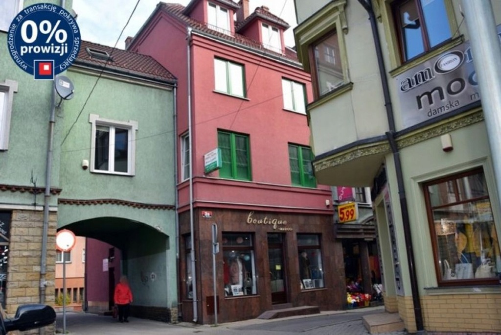 Kamienica, Lubań (gm.), Lubański (pow.), 377 m²