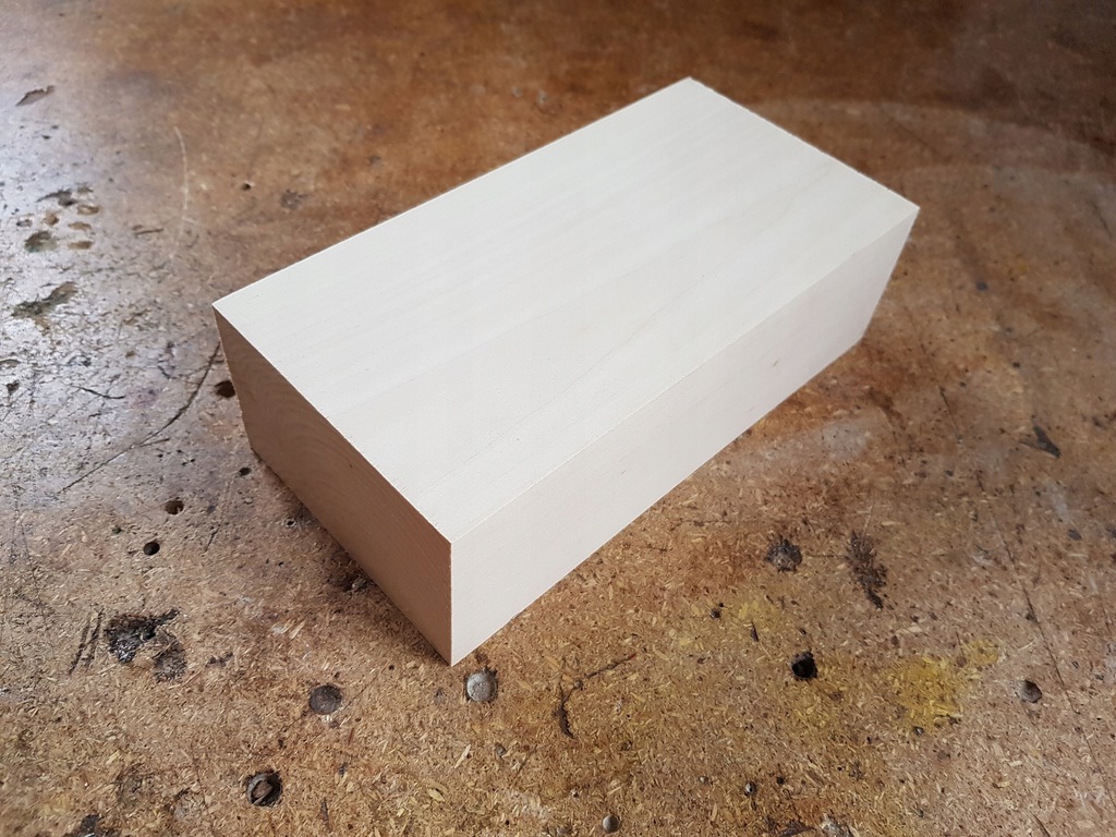 klocek lipowy 15x10x6 cm. drewno lipowe, deski