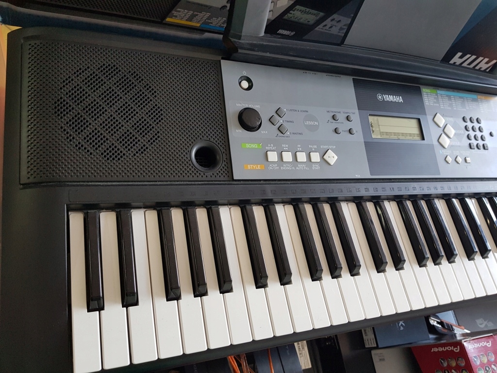 KEYBOARD YAMAHA PSRE233 YPT230 STAN BDB GWR ! ! 8169469985