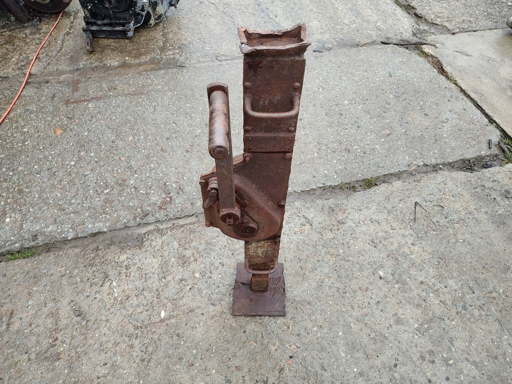 Stary podnośnik kolejowy lewar lewarek