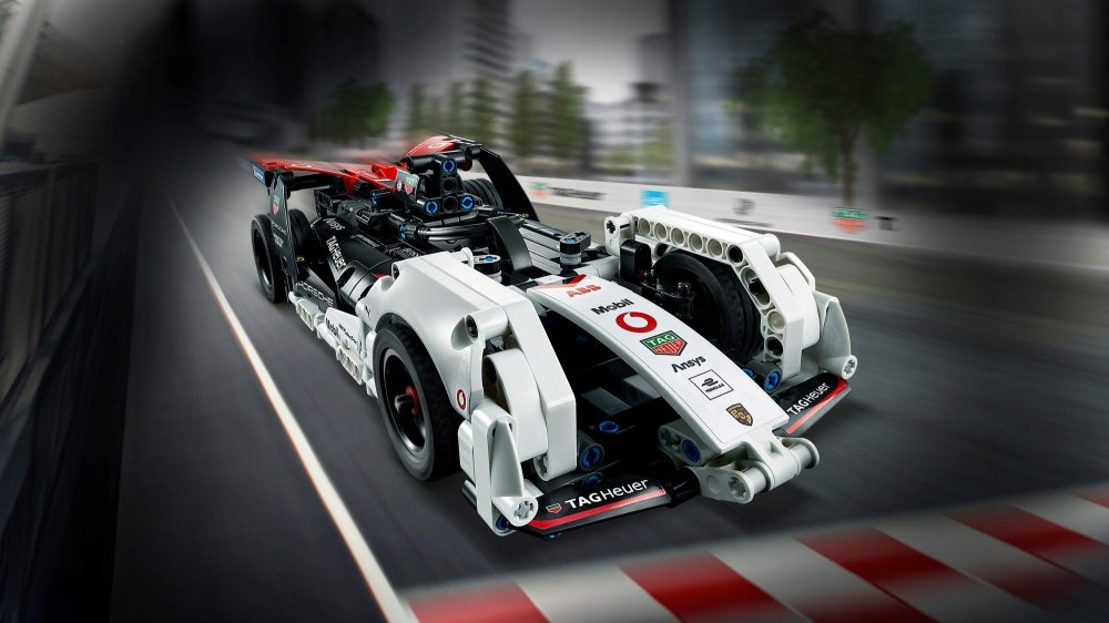 Купить LEGO TECHNIC Formula E Porsche 99X с электротягой: отзывы, фото, характеристики в интерне-магазине Aredi.ru