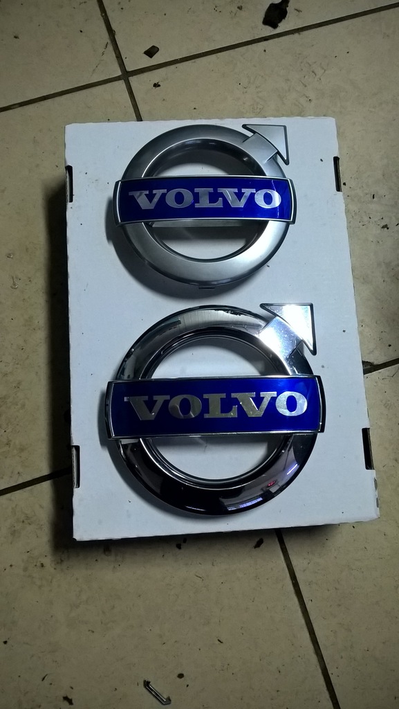 emblemat znaczek grilla grill volvo v50 s40 xc90