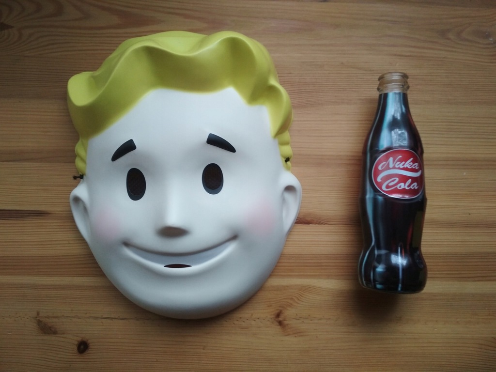 Fallout Vault Boy Maska + butelka Nuka Cola