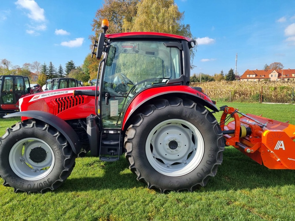CIĄGNIK ROLNICZY MCCORMICK X5.085