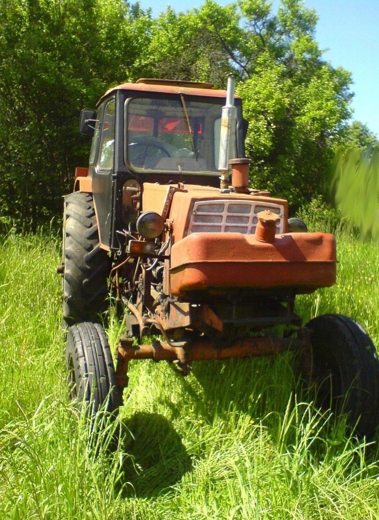 Belarus MTZ JUMZ wersja rolnicza z wałkiem.