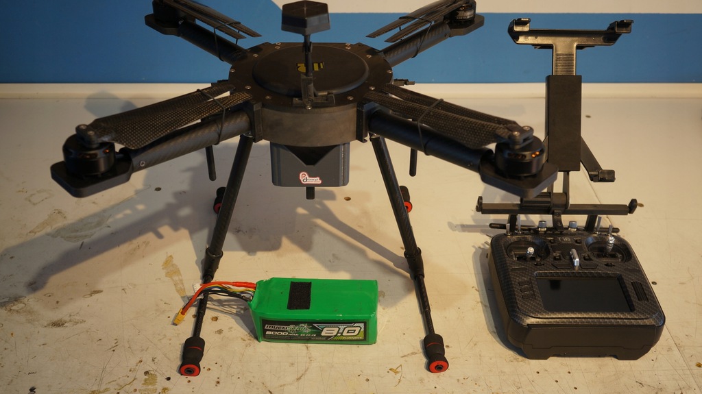 Dron quad fpv +bateria +aparatura jumper t18 pro !