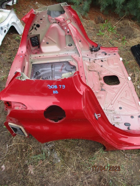 PEUGEOT 308 T9 II HB BŁOTNIK PRAWY TYLNY ĆWIARTKA