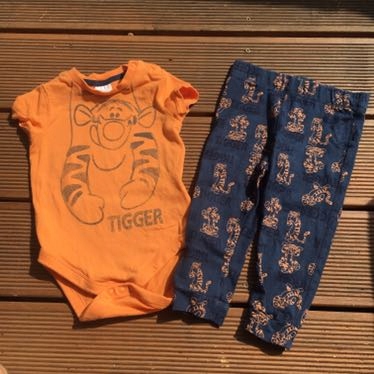 Piżamka dziecięca Disney 74 80 9-12 tygrysek