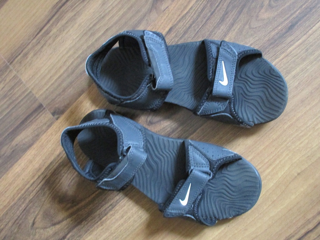 Sandały firmy Nike, rozm. 37,5 dł.wkł. 24 cm