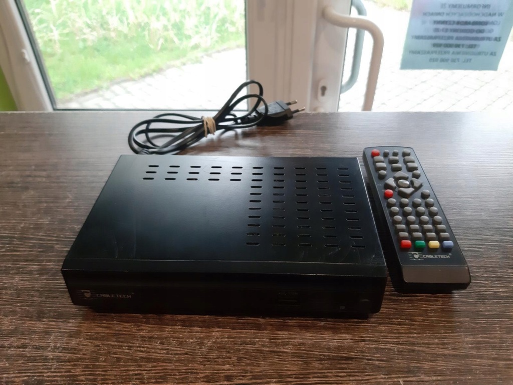 DEKODER DVB-T CABLETECH URZ0083 + PILOT LOMBARDX