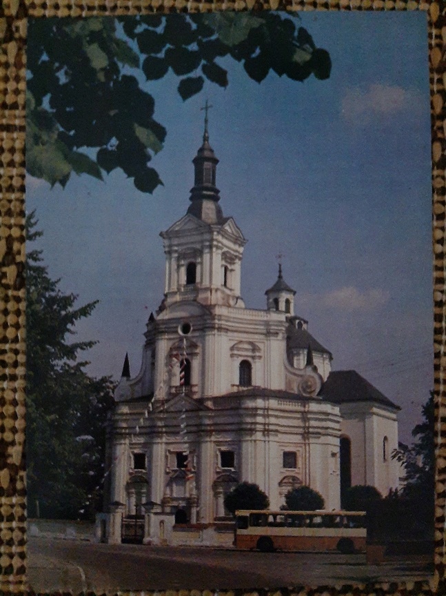 stara pocztówka - Kodeń Kościół Św. Anny, stary autobus - lata 80-te XX w.