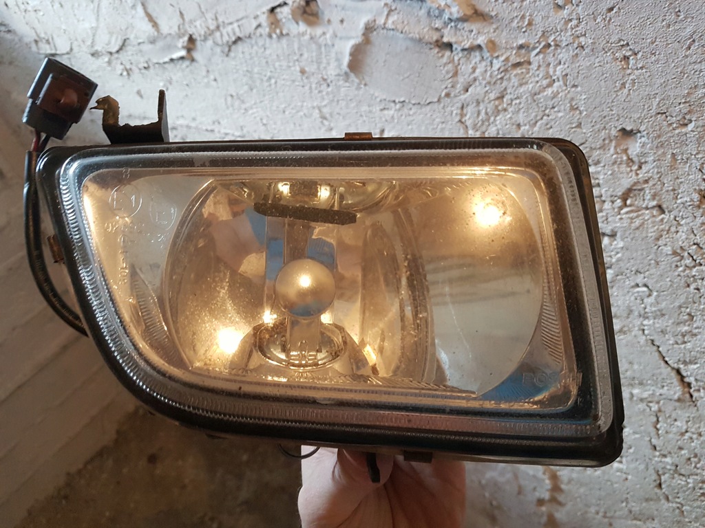 Halogen Mazda 323 F Bj Połamane Mocowania - 8441022215 - Oficjalne Archiwum Allegro