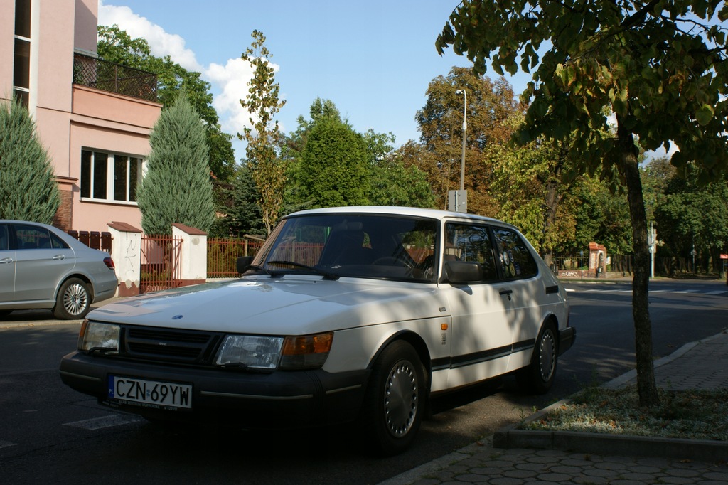 saab 900