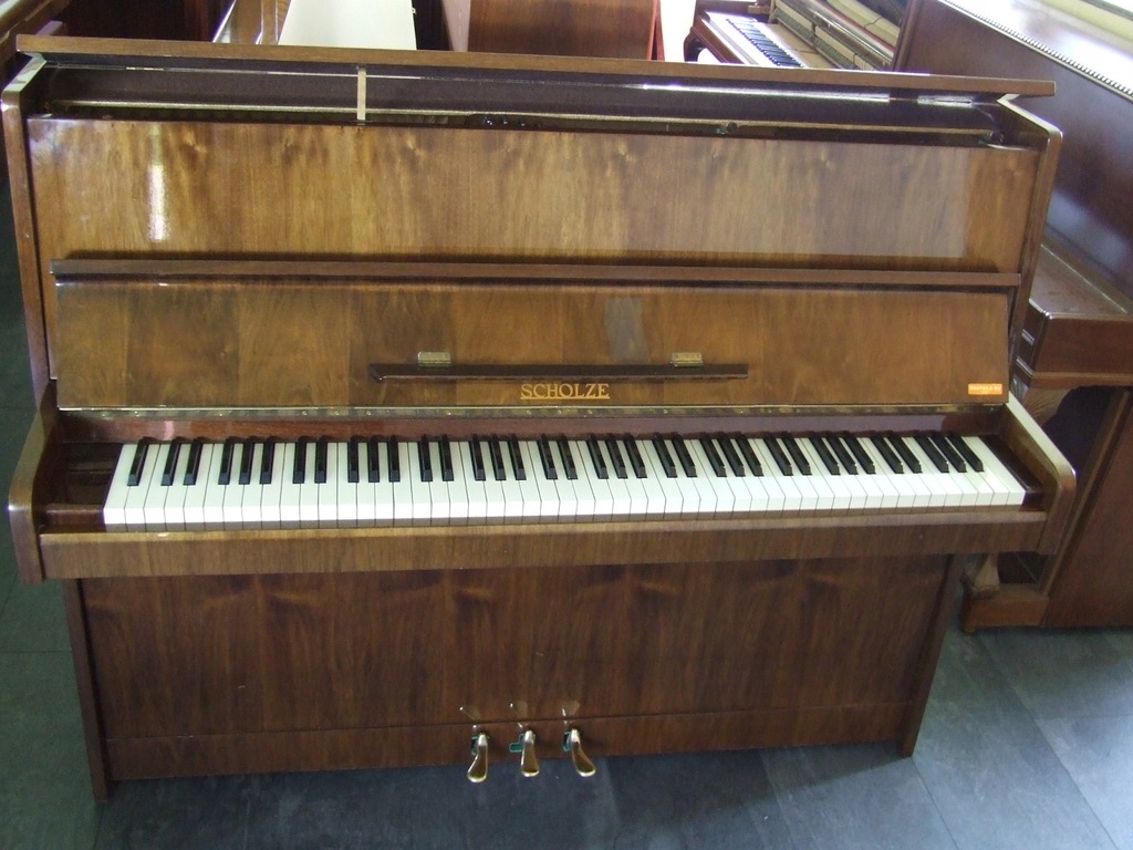 Pianino Scholze do nauki gry z moderatorem