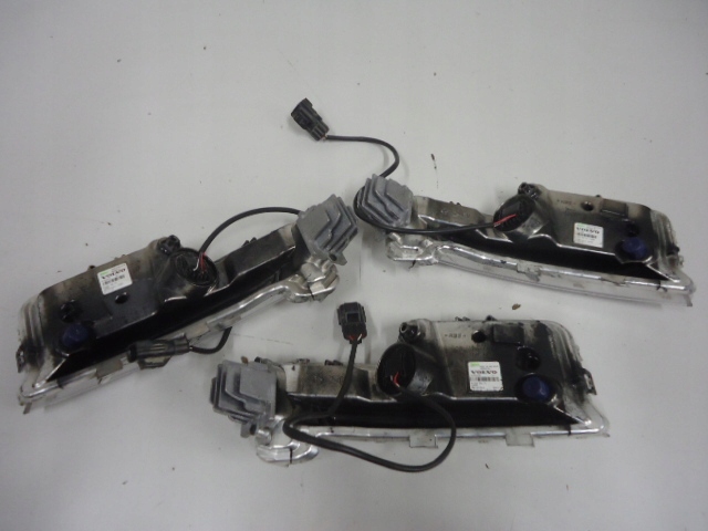 VOLVO S60 V60 LIFT DRL LED PRAWY 7686085200 oficjalne