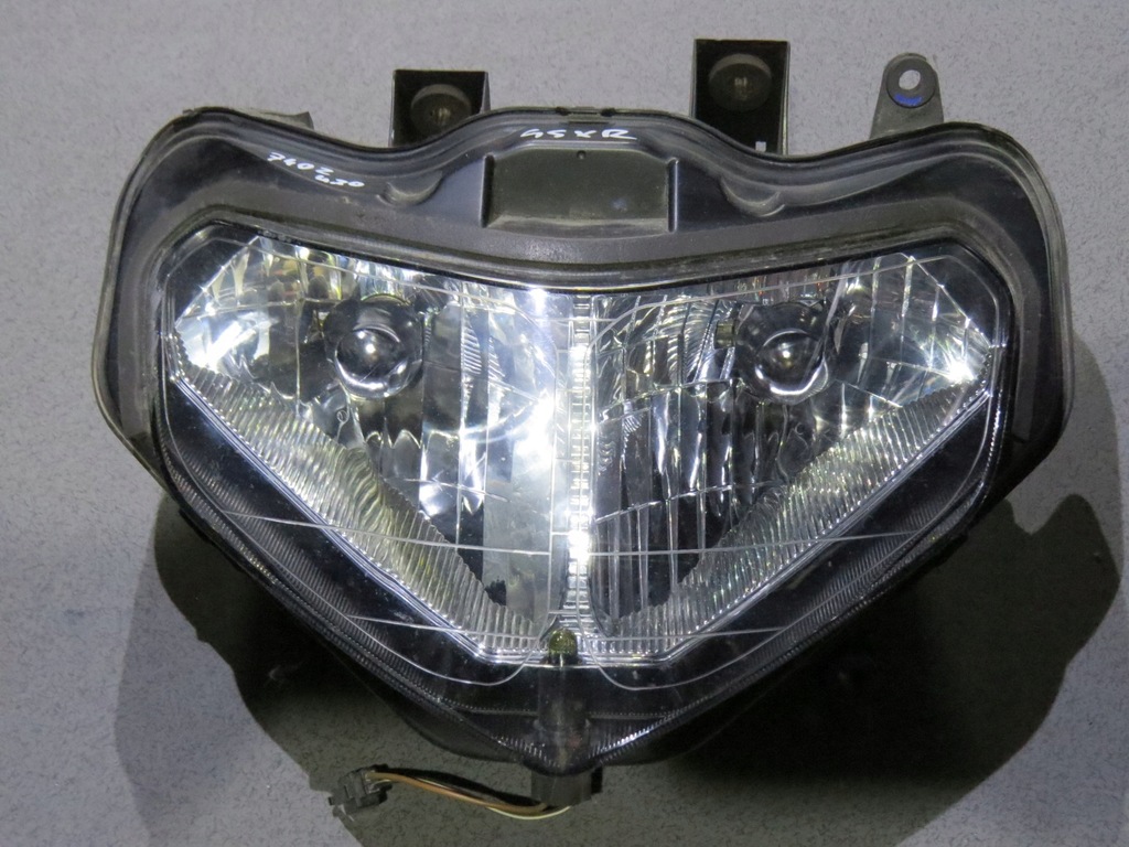 SUZUKI GSXR 600 K2 LAMPA PRZÓD ŚWIATŁO KLOSZ GSX