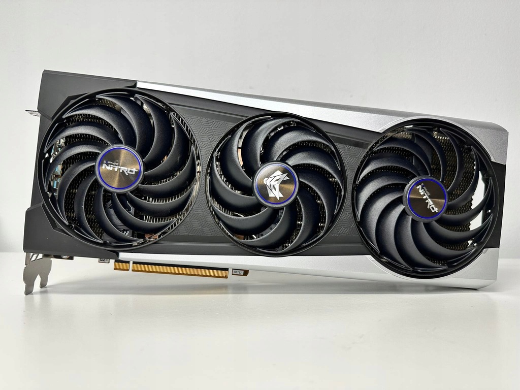 Купить Карта SAPPHIRE Radeon RX 6800XT SAPPHIRE NITRO+ fv: отзывы, фото, характеристики в интерне-магазине Aredi.ru