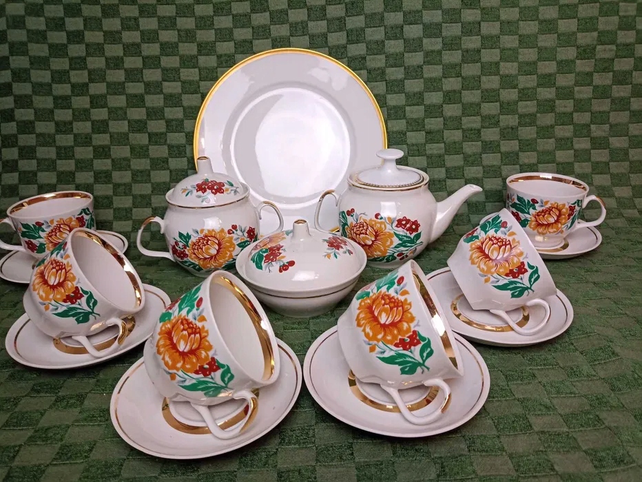 NOWY Serwis do herbaty kawy Porcelana ZSRR CCCP Połonne 1970 Złocone.