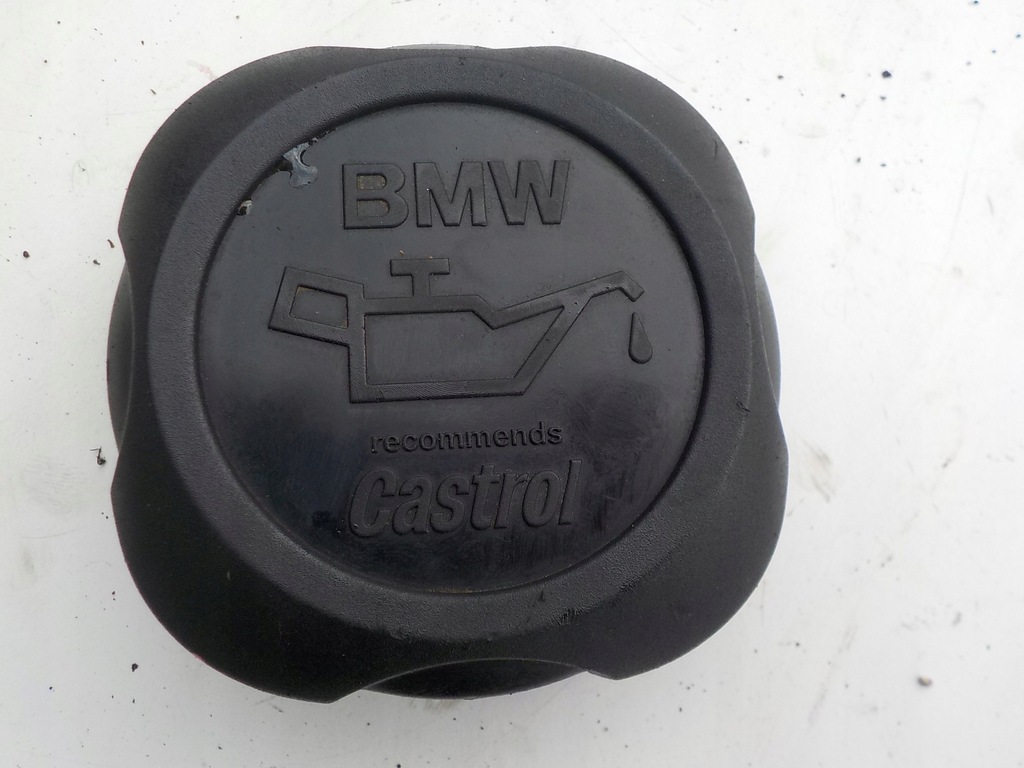 BMW E90 2.0i KOREK WLEWU OLEJU 7560481 8241184751