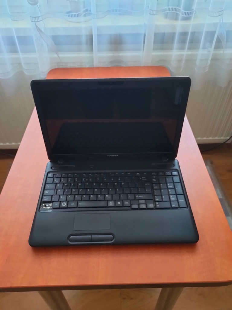 Laptop TOSHIBA Satellite C660-1X8